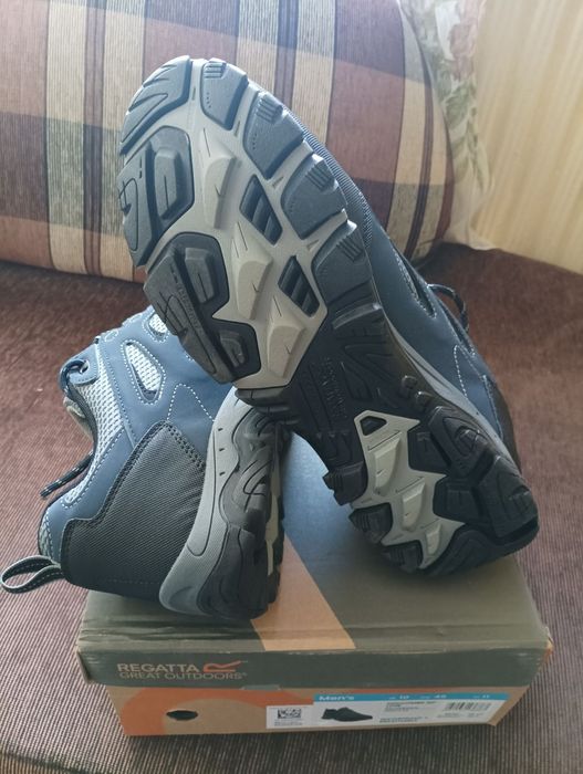 Нови туристически обувки н.45