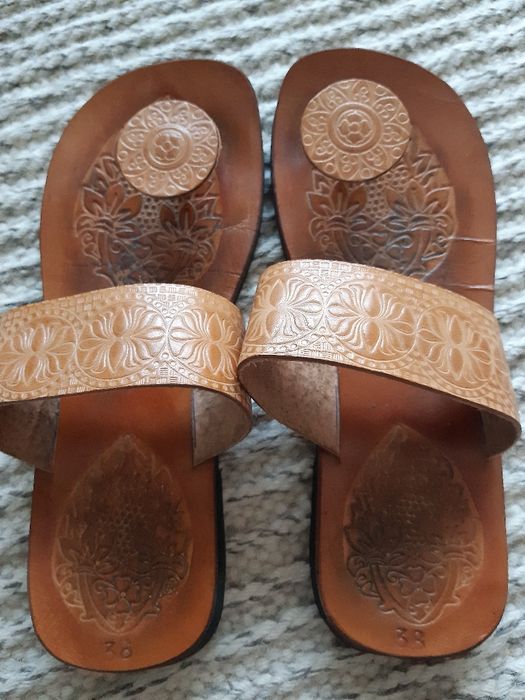 Papuci din piele