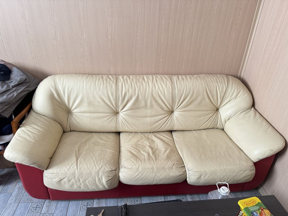 Диван с креслом в хорошем состоянии