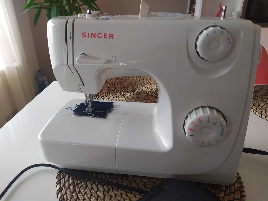 Шевна машина Singer 8280