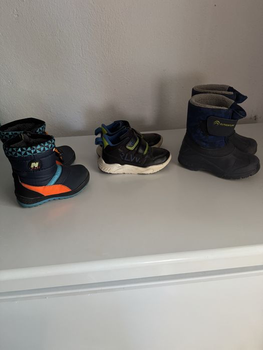 Продам детскую обувь осень зима