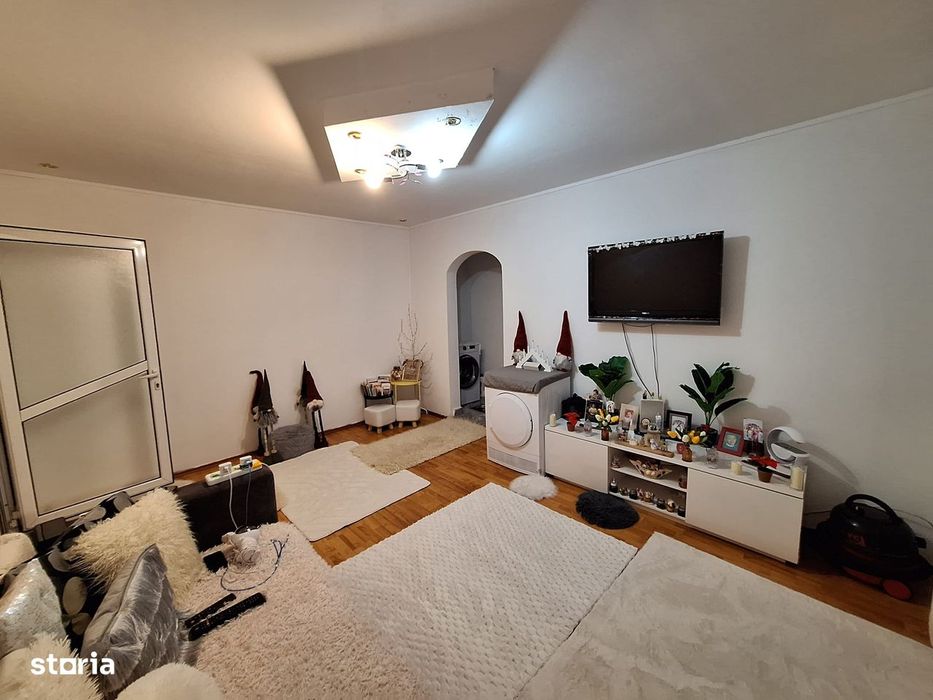 Apartament 2 camere semidecomandate,parter,zona Republicii