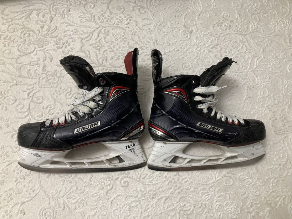 Продам коньки бауер