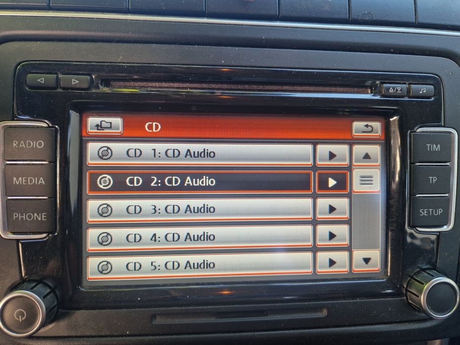 Radio CD cu magazie cd uri dedicate vw golf ,polo