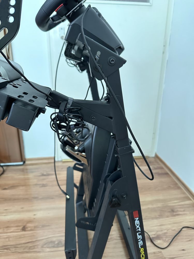 Стойка за волан и аксесоари Next level Racing stand 2.0