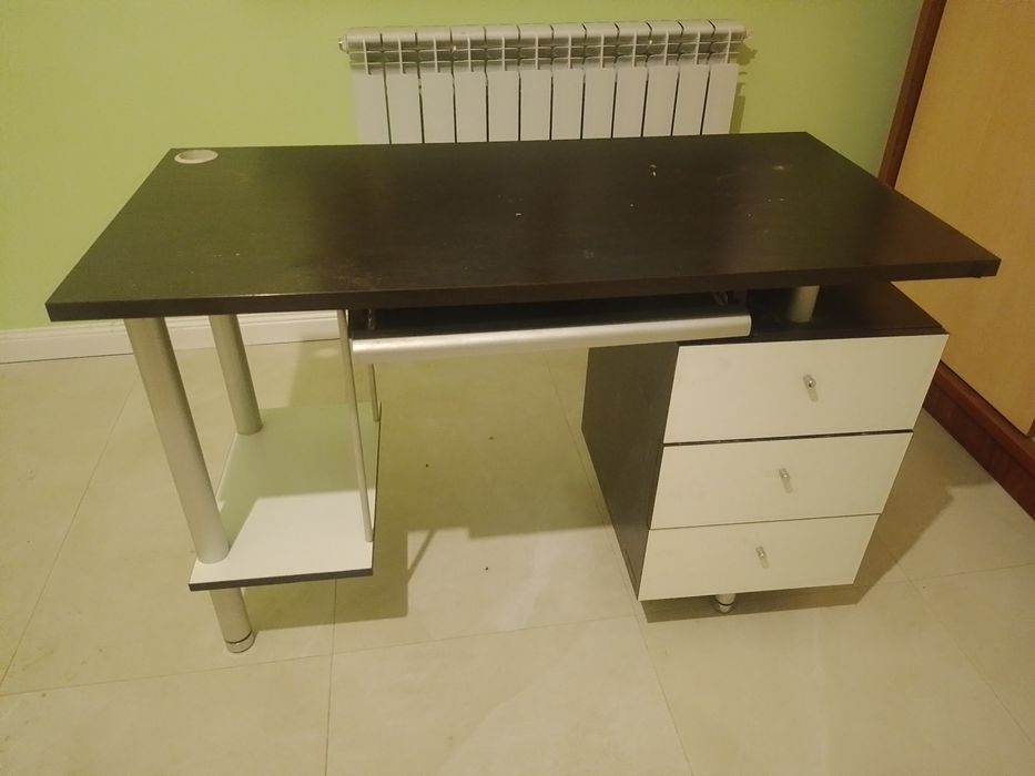 Стол компьютерный