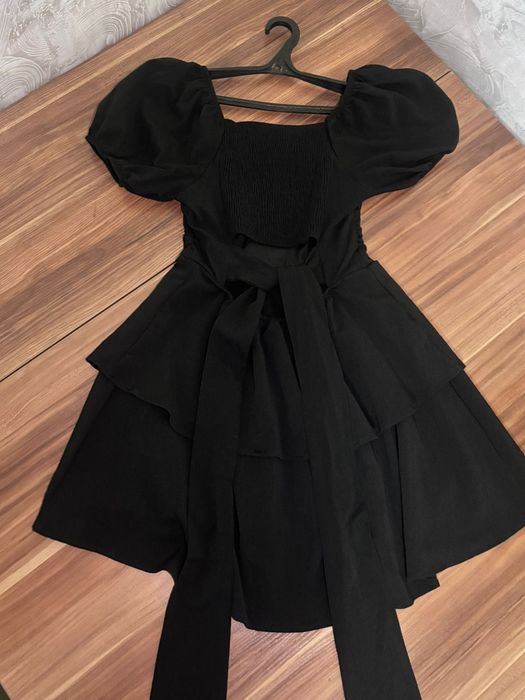 Продам подростковые платья