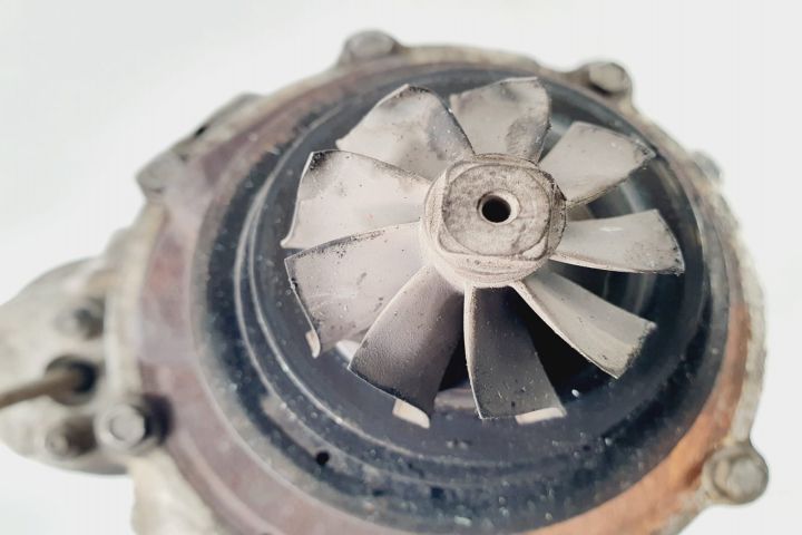 Turbo turbina turbosuflanta dreapta 4.7 benzina M 278.928 A2780903680 Mercedes-Benz E-Class W212/S2