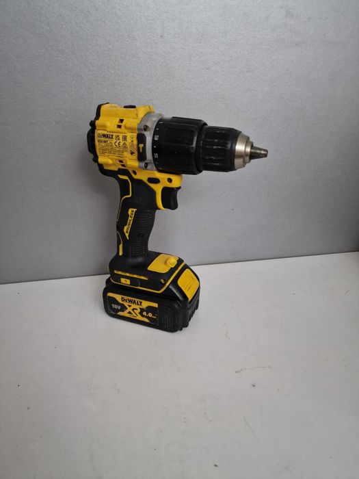 Dewalt DCD 100y Mașina de infiletat cu percutie  Brushless 4.0AH