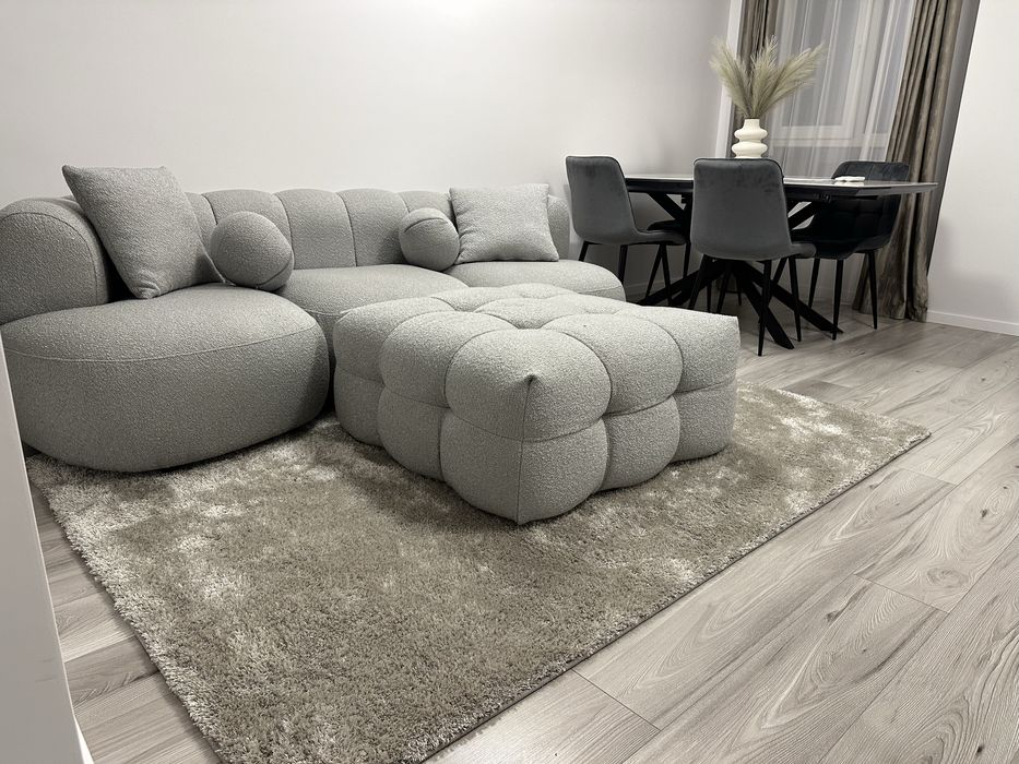 Canapea + taburet realizate la comandă