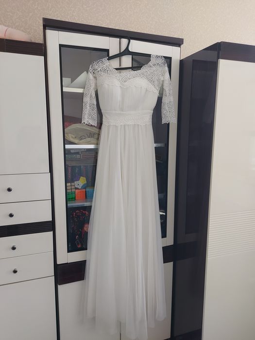 Продам платье размер 42