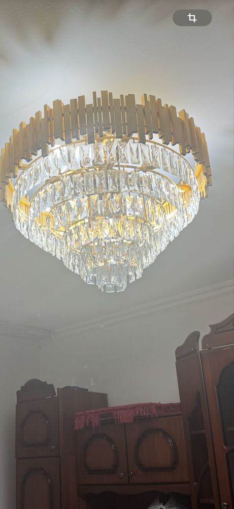 Люстра сатылады.