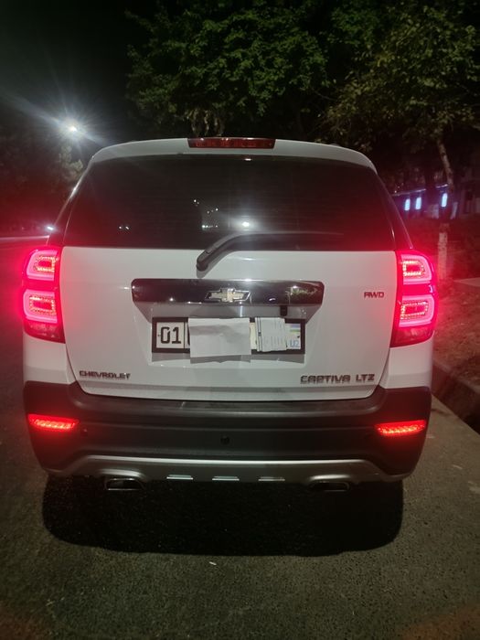 Captiva 3 Avtomat radnoy xolatda benzinda 2015 Yil sotiladi.