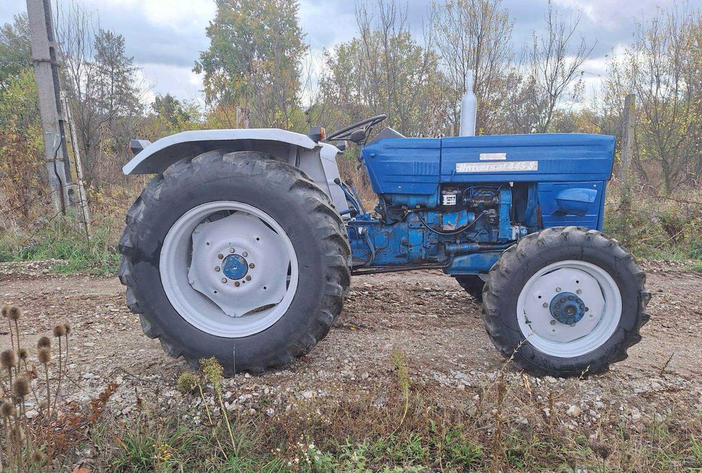 Tractor Universal 445 DT, tractiune 4x4, stare perfecta