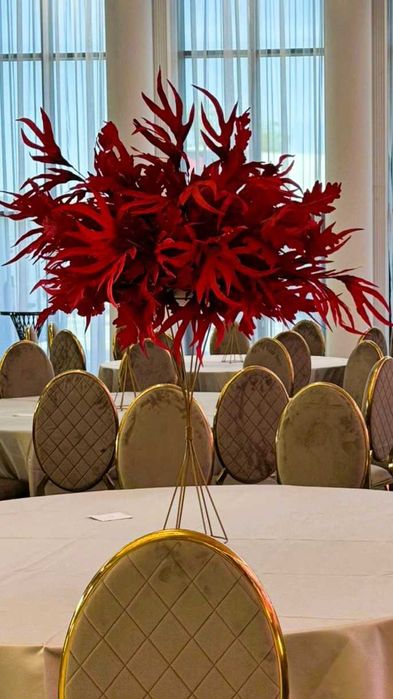 Închiriem aranjamente pentru mesele de la nunta botez sau majorat