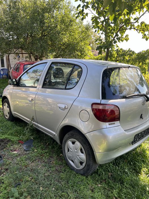 Toyota yaris 1.0 на части