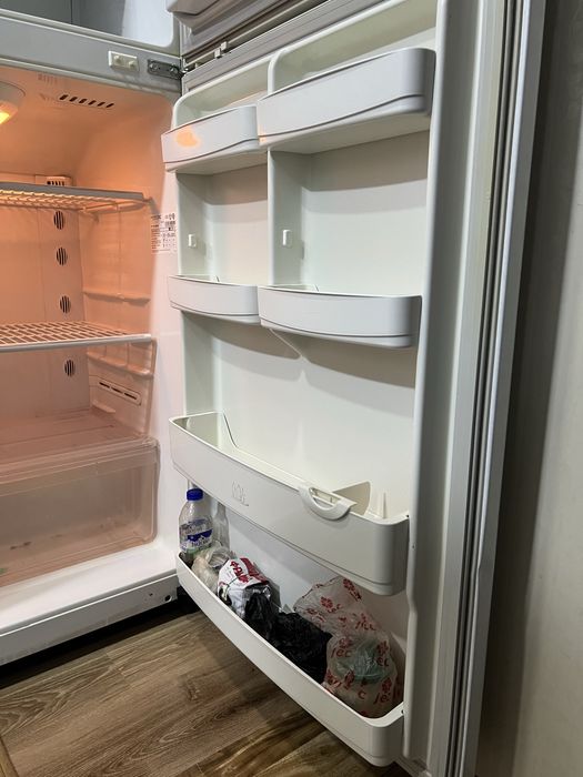 Холодильник сотилади срочна! Daewoo