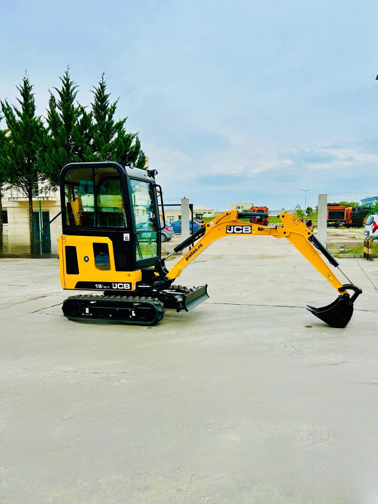 Servicii Mini excavator 2T , săpături , șanțuri
