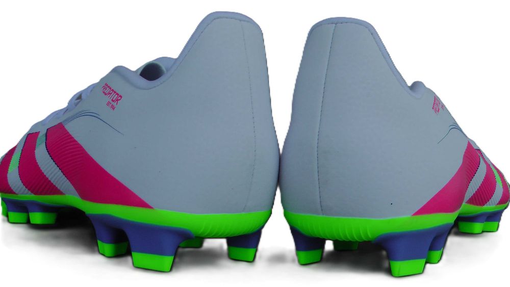 Ghete fotbal crampoane NOI Adidas Predator Club marimea 44