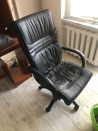 Кресло кабинетное