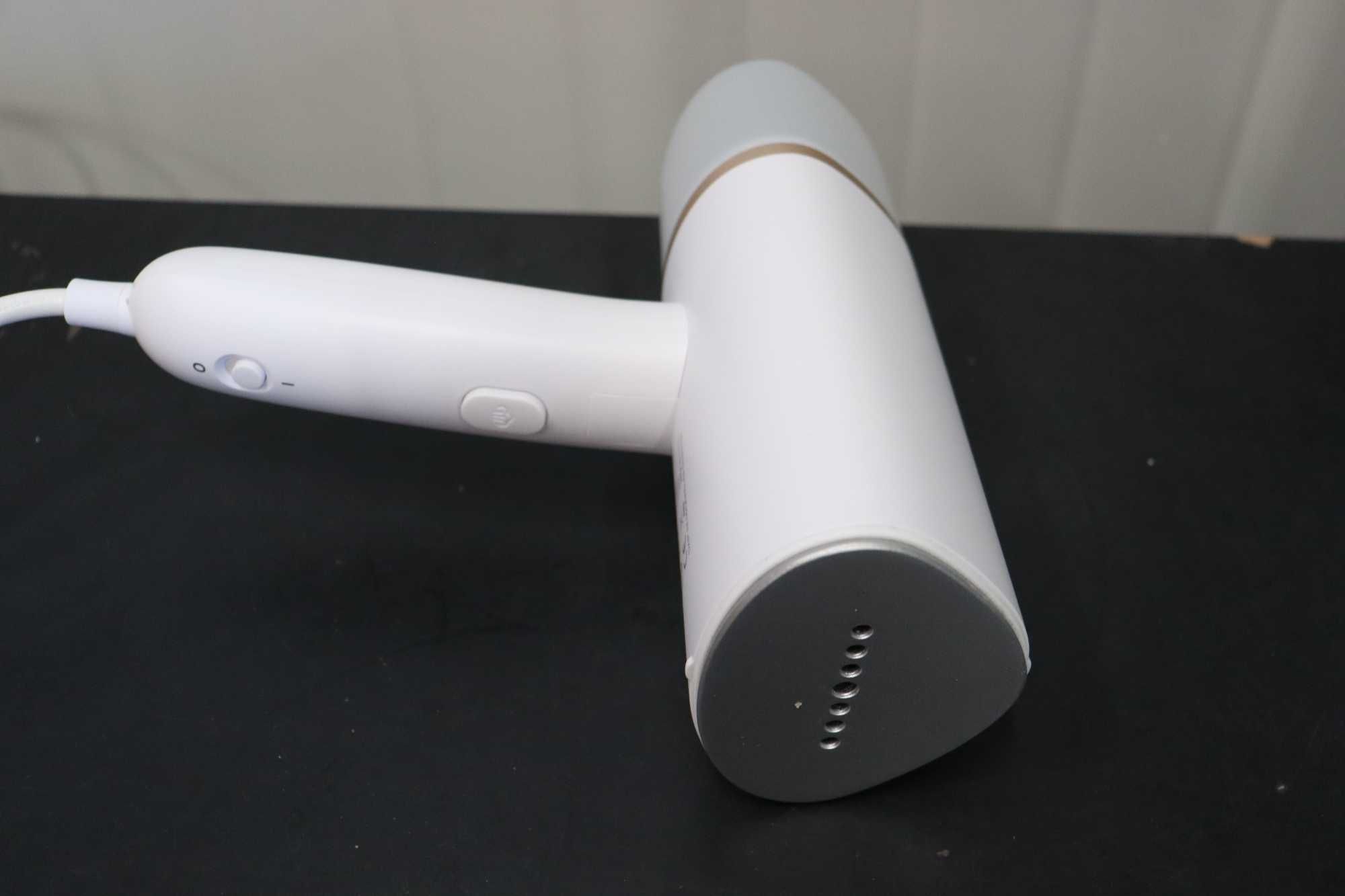 Уред за гладене с пара Philips STH3020/10, 120мл резервоар, 1000W