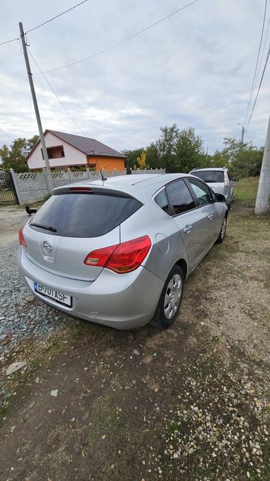 Opel Astra J 2013 1.6benzina+gaz