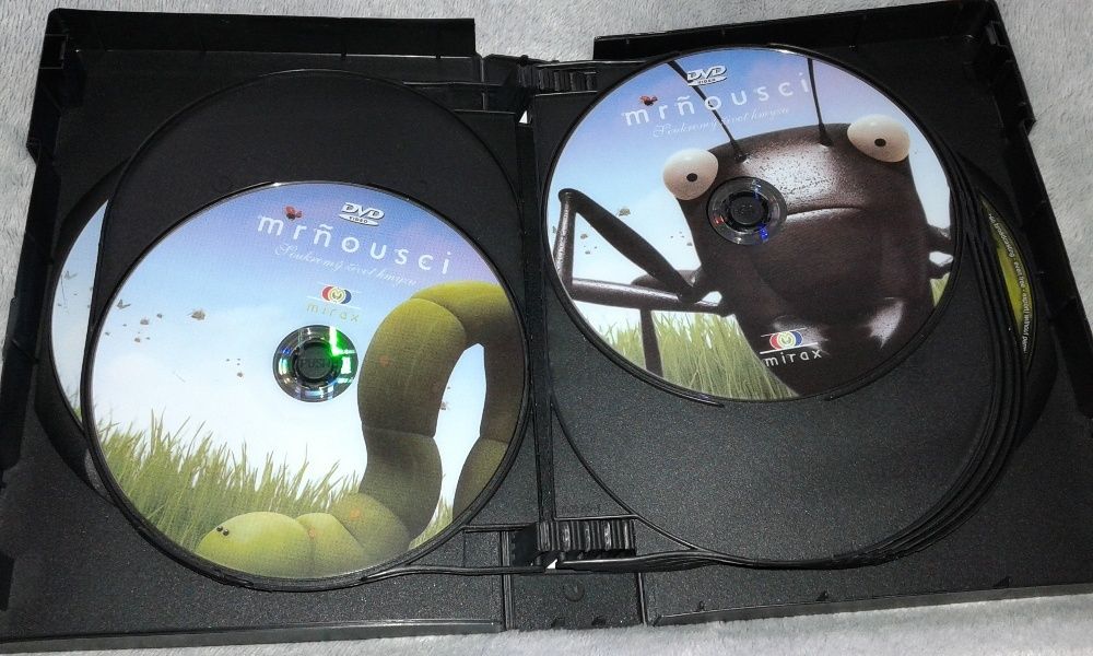 Minuscule - colectie 12 dvd-uri sezon 1 si 2 desene animate + cadou