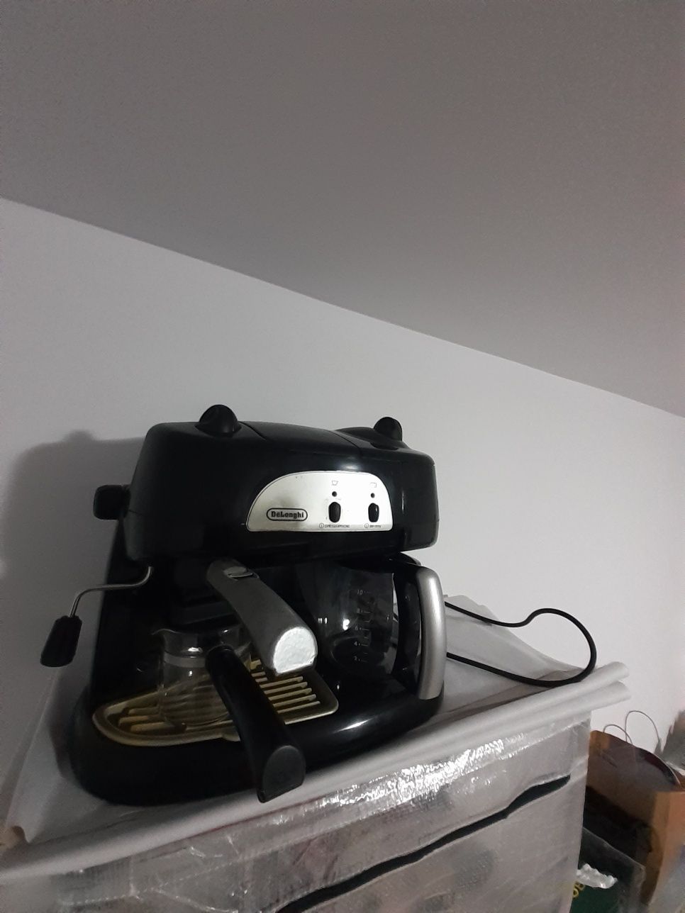 Vand aparat de cafea combi (espressor și filtru )DeLonghi BCO 120