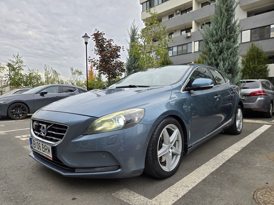 Volvo V40 2.0 D Automat Extra Full Propietar Stare Perfecta  Variante
