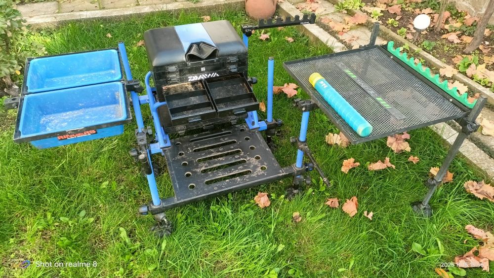 Платформа с маси и прикачни