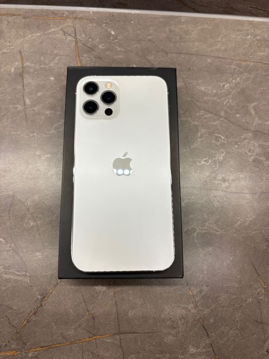 iPhone 12 Pro + подаръци