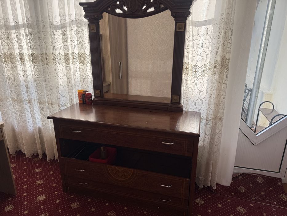 Oynali tortma xolati orta tortmasini 2 chetidagi relsini