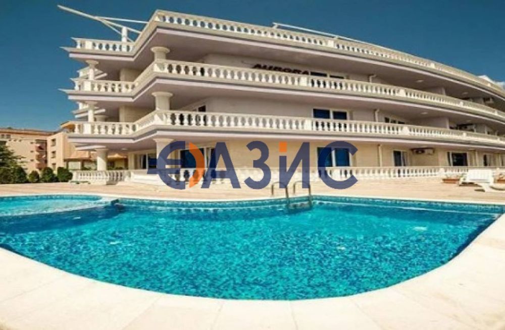 Двустаен апартамент на 2 етаж в комплекс Аврора в Несебър, България -