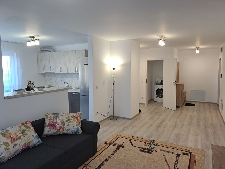 Închiriez apartament
