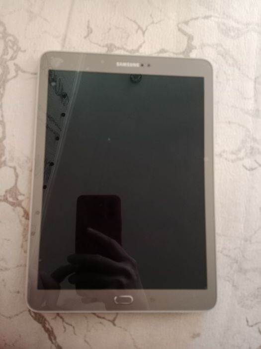 Продам планшет Samsung 10000 тысяч