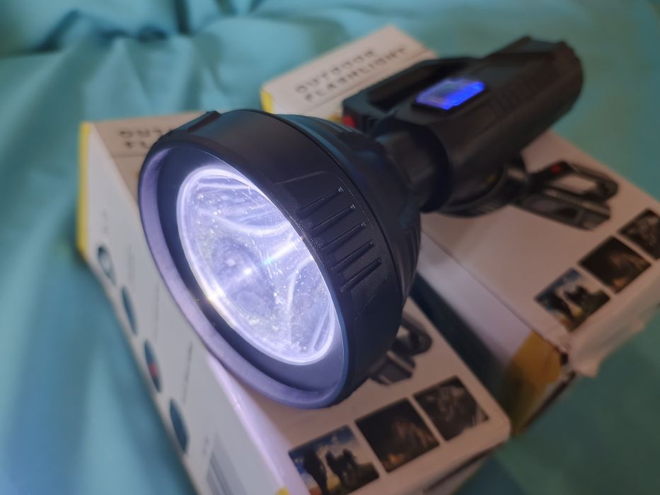 Lanterna Lumina Led Puternica 300metri 1000lumeni Baterie Reincarcabil