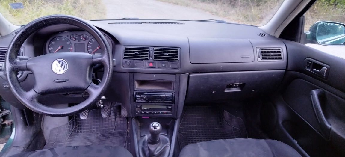 Продавам Кола за работа vw golf 4/1.4 газ бензин.всичко платено
