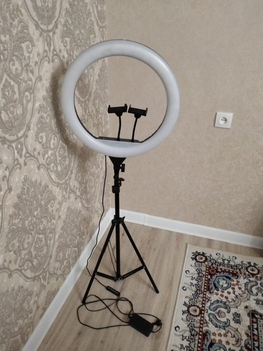 Продам Лампу светильник