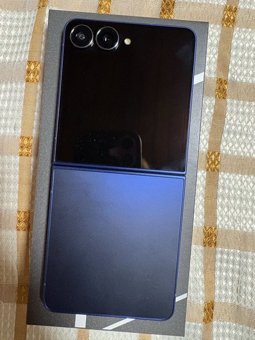 Samaung Galaxy Z Flip 7