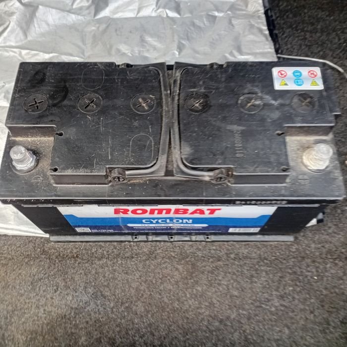 Baterie  de vanzare 250 lei