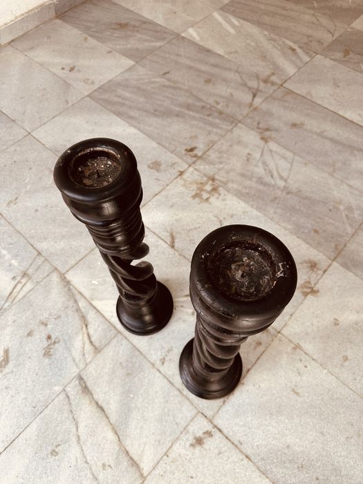 Масивни винтидж свещници от твърдо дърво – 63 см, датски