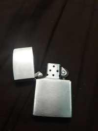 Vînd  bricheta  ZIPPO  SUA