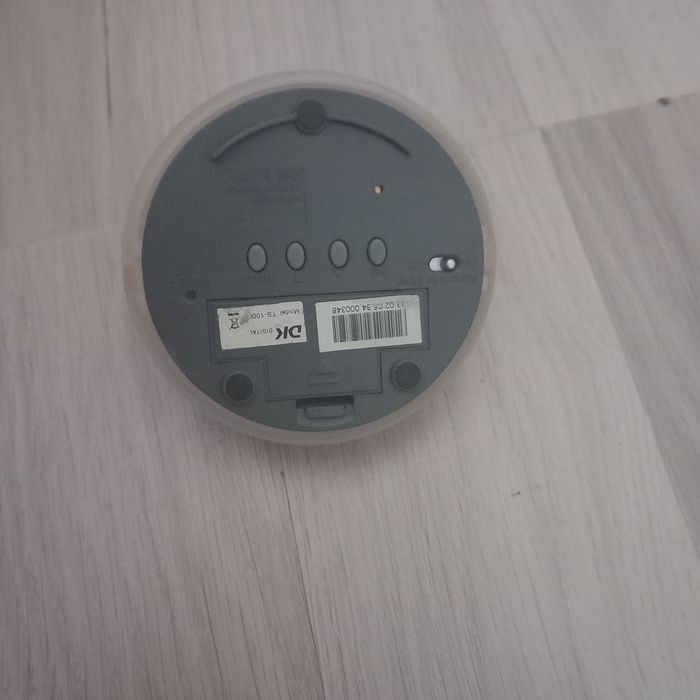 Ceas și termometru neceseta baterie