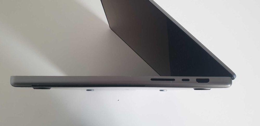 Продавам MacBook Pro, M1, 16GB RAM, 500GB SSD, 16 inch, 2021г.