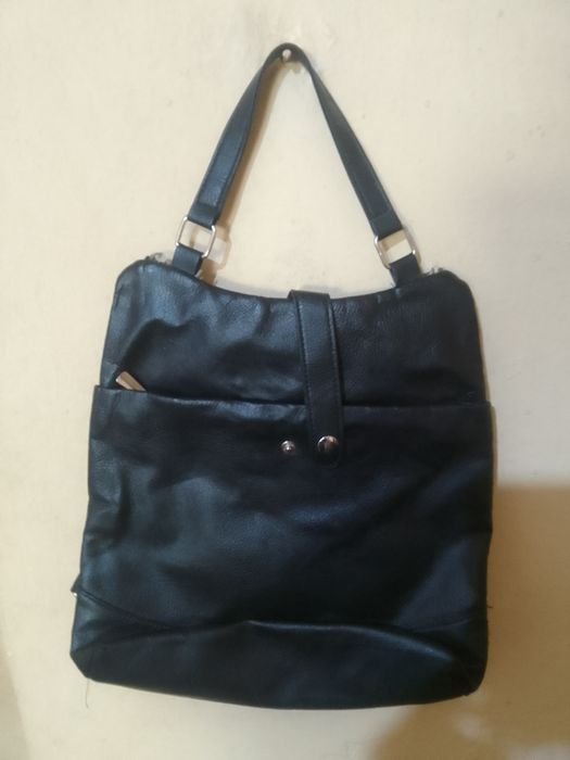 Черна дамска чанта