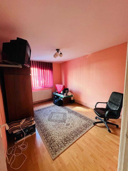 Vând apartament 3 camere – Sfântu Gheorghe