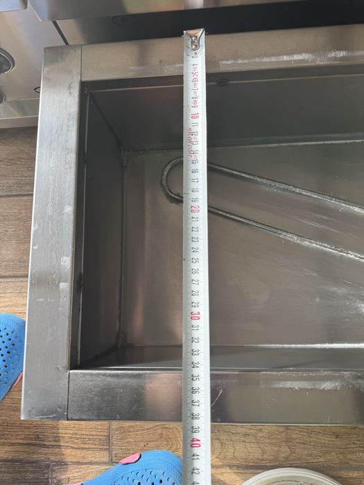 Принцесник саламандър топло Бен-Мари, салатен бар