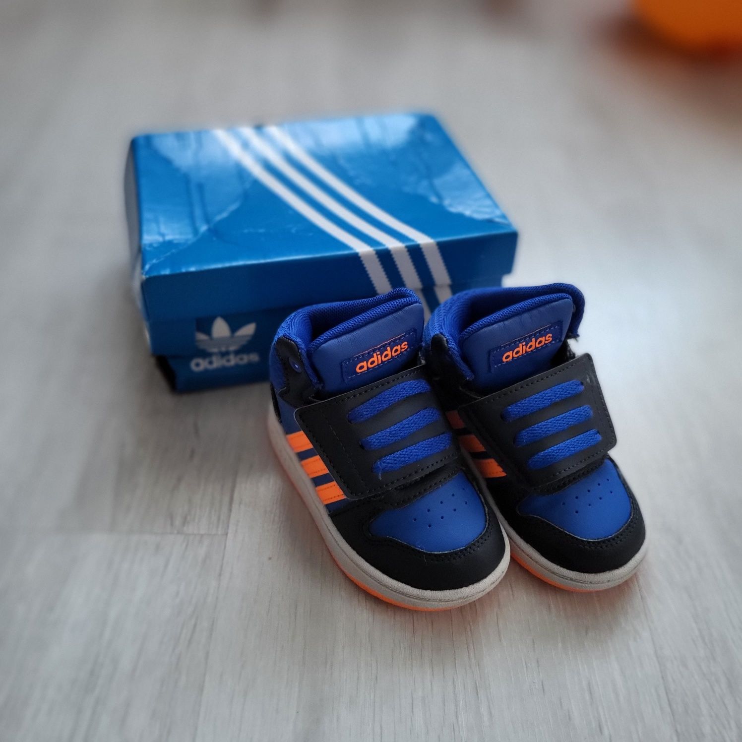 Adidas, mărimea 21