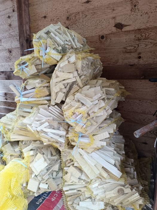 Подпалки за камини и барбекюта