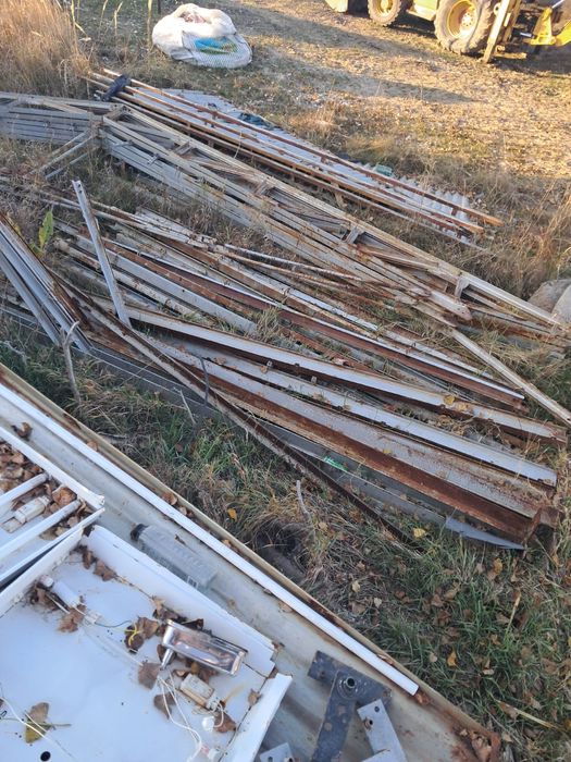 Vand hala metalica completa